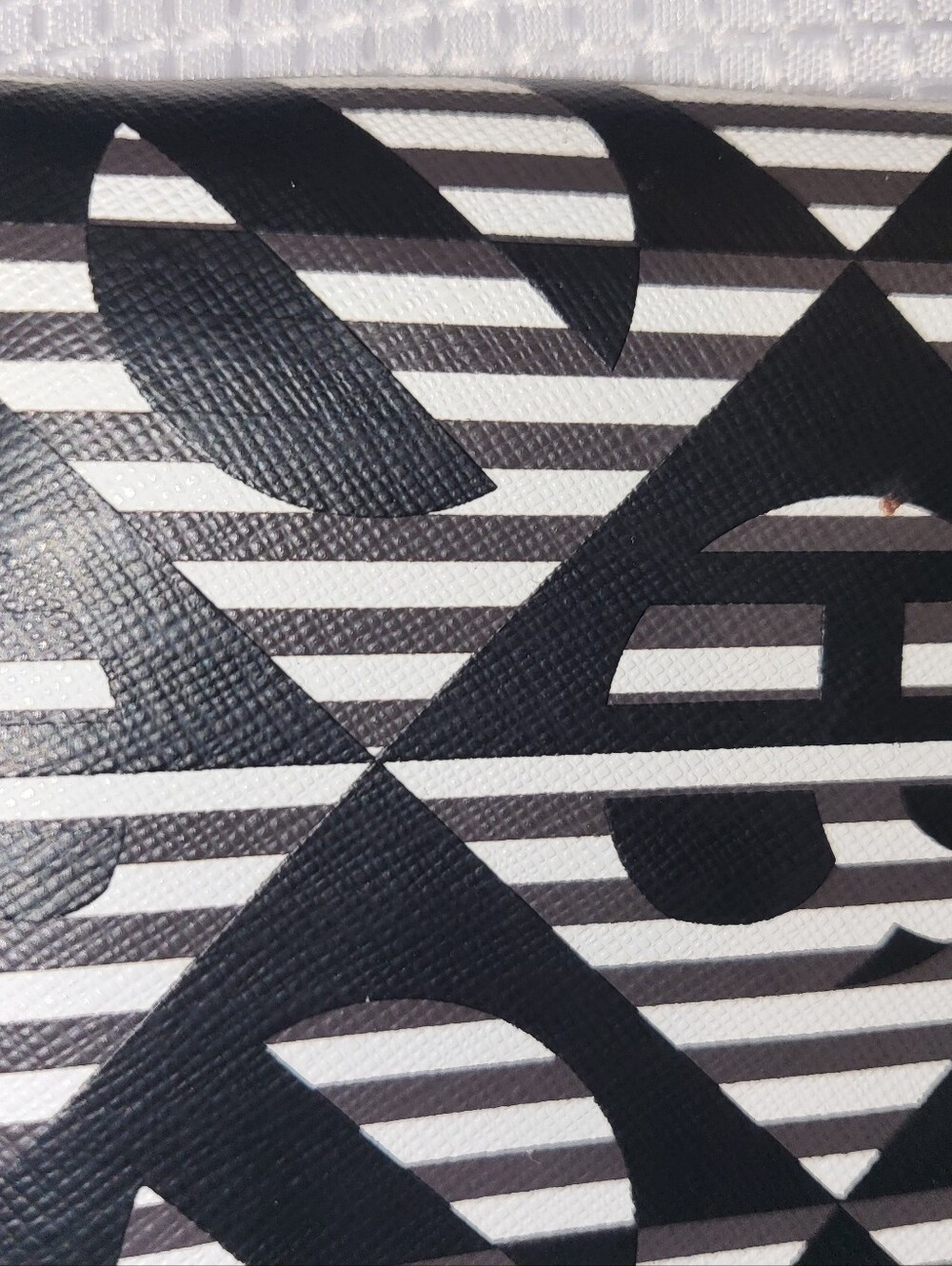 Henri Bedel Monochrome Geometric Large Zip Pouch - Picture 9 of 13